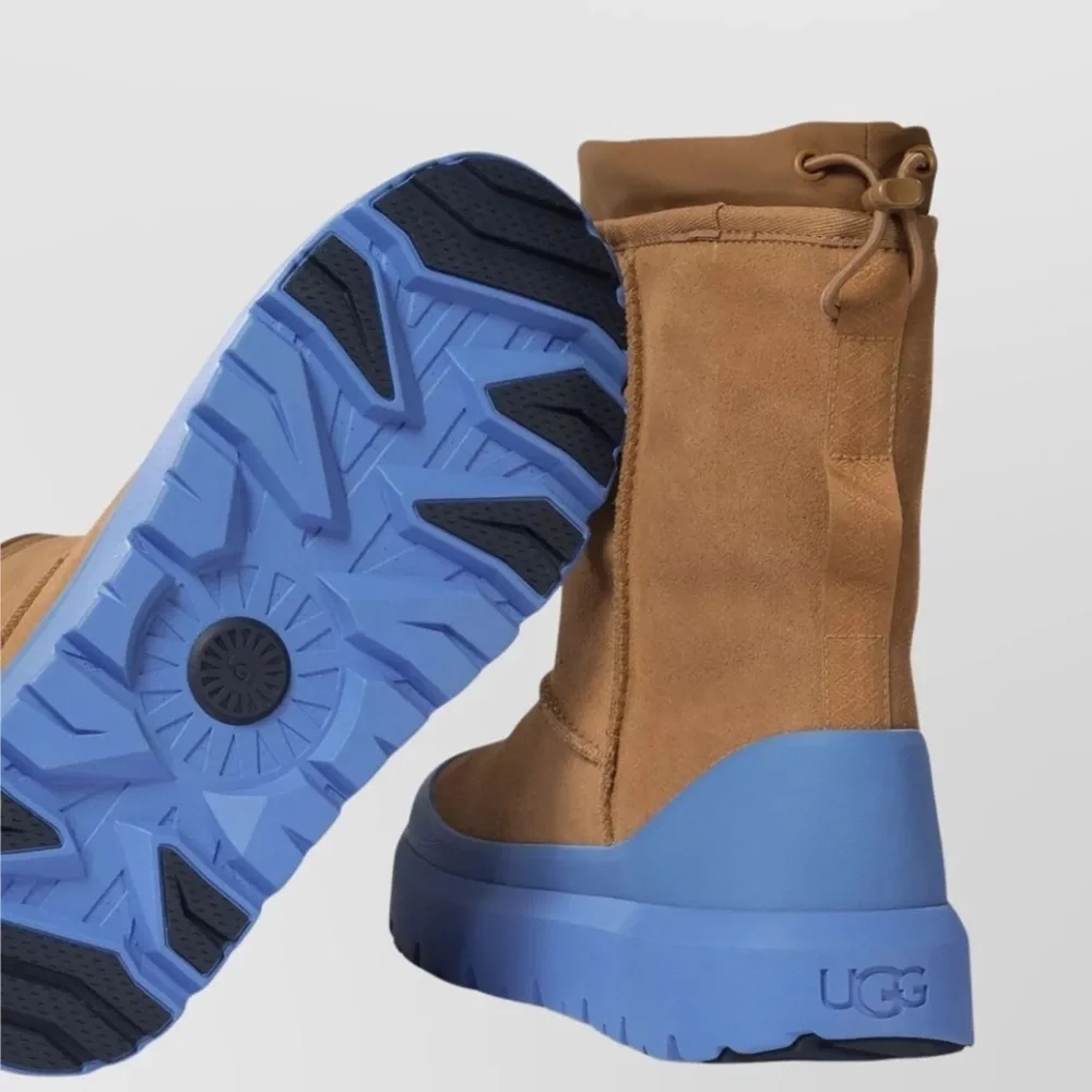 UGG  - 